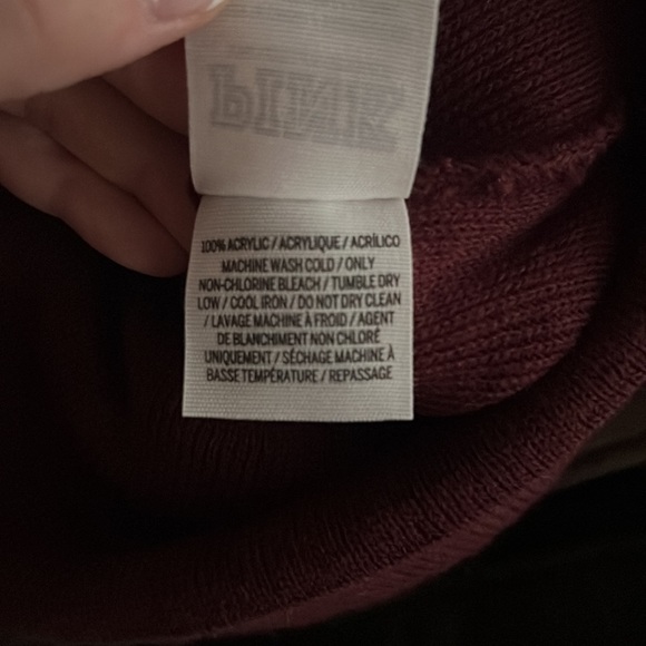 Victoria’s Secret “Pink” winter hat, one size fits all. - Picture 6 of 6